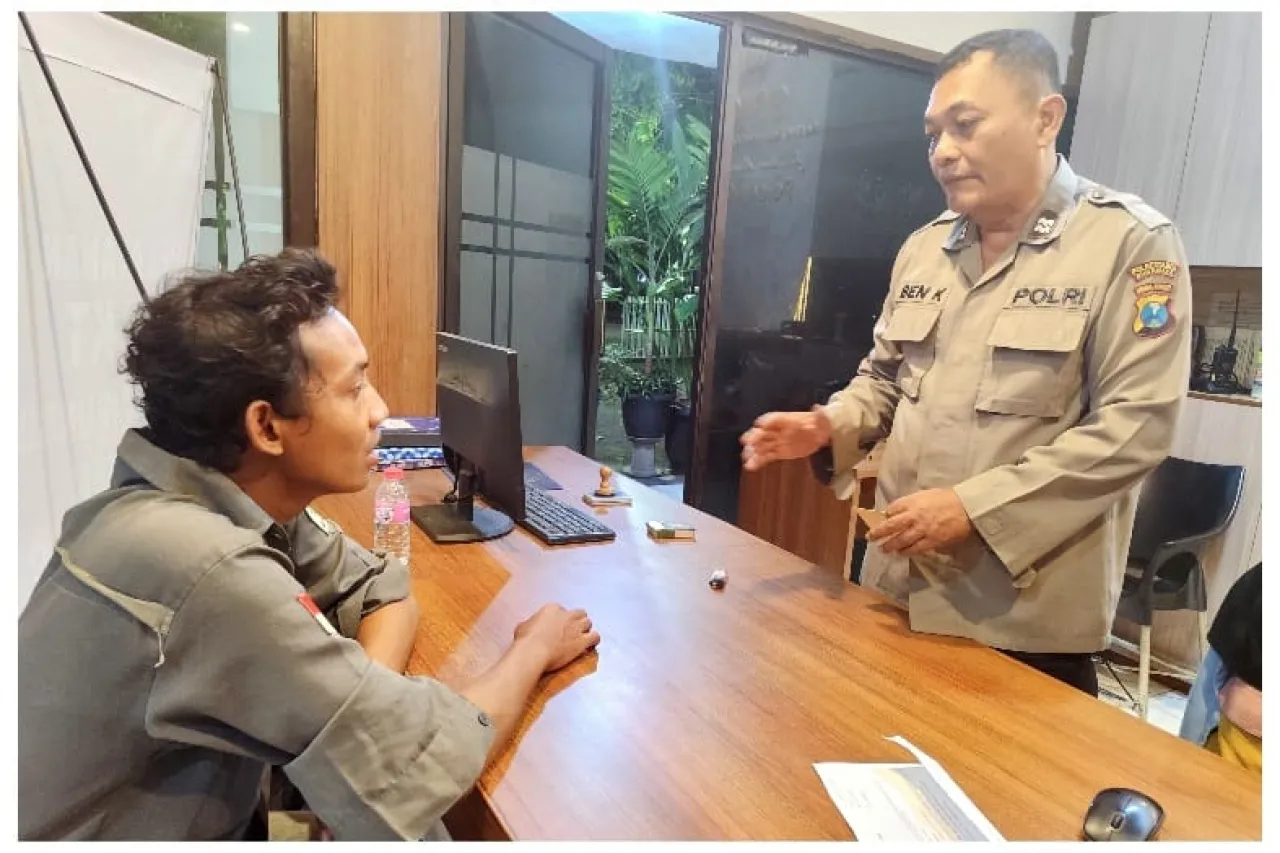 Humanis Personel Polsek Gubeng Pulihkan Trauma dan Antarkan Perantau Asal Medan