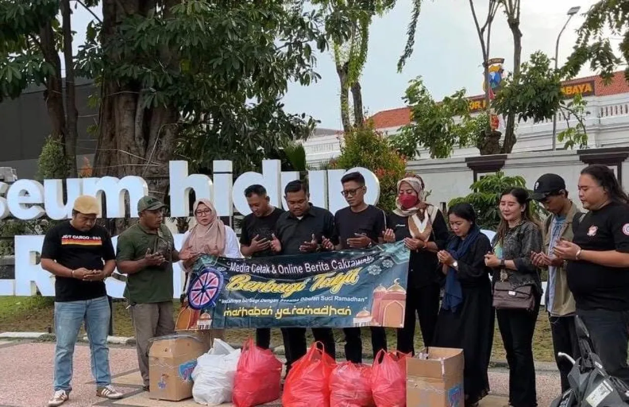 Terus Berbuat Baik, Media Berita Cakrawala Gelar Bagi Takjil Dan Berbuka Bersama
