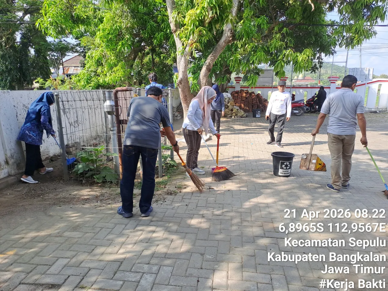 Kecamatan Sepulu Jadikan Hari Selasa Agenda Rutin Kerja Bakti