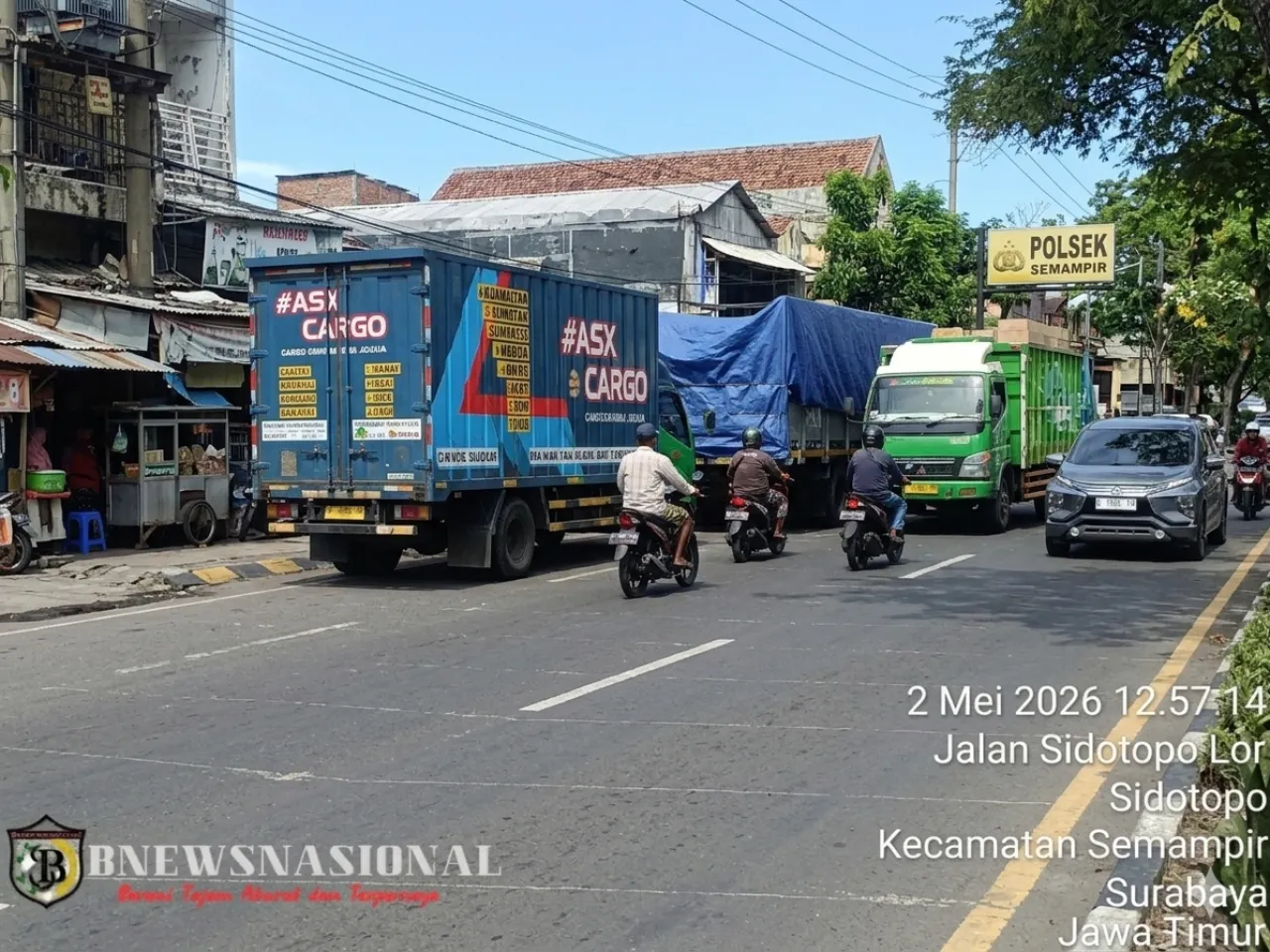Sering Dikeluhkan, Awak Media Pantau Aktivitas Bongkar Muat Ekspedisi di Sidotopo Lor Hingga Tiga Lapis