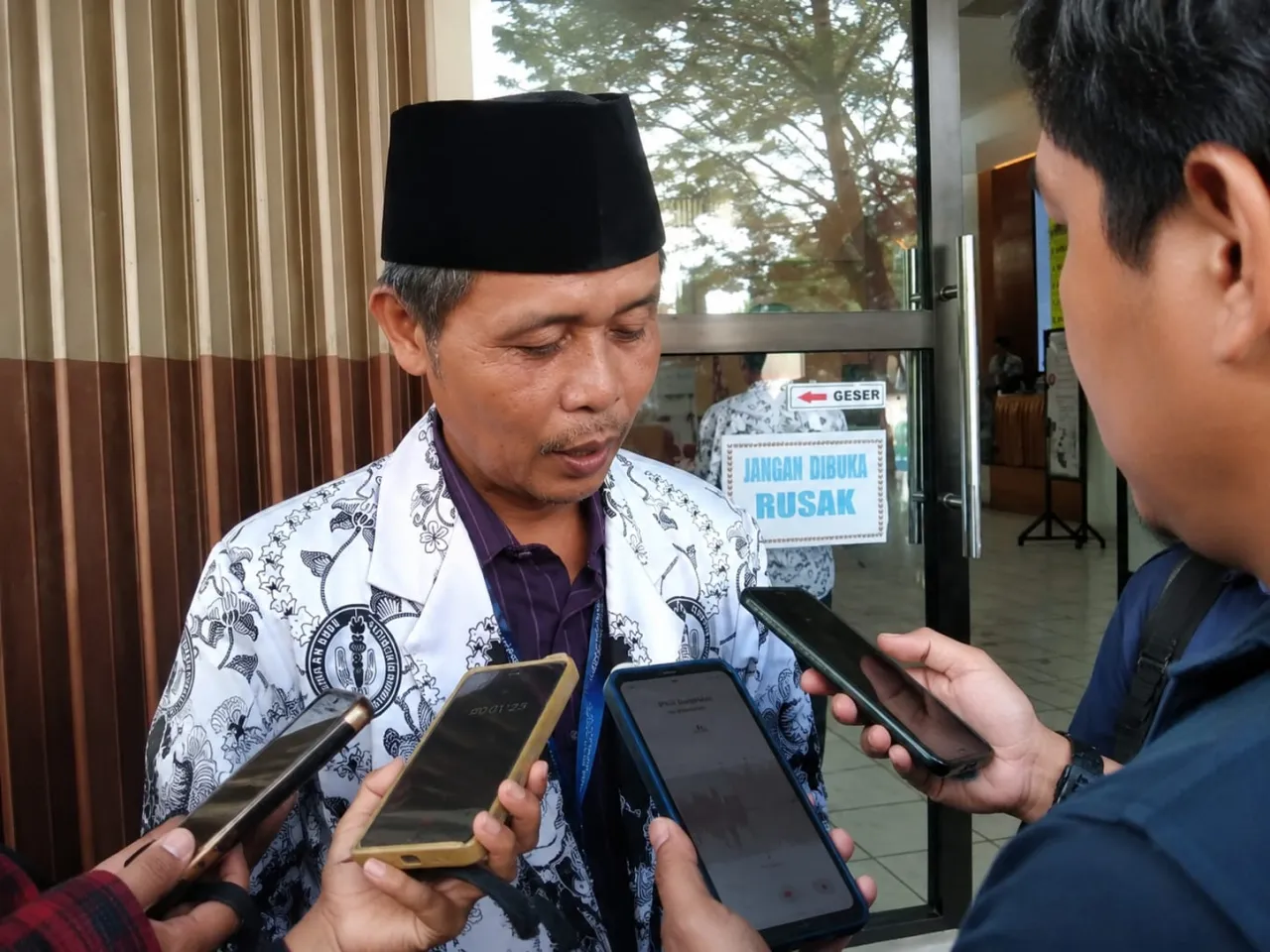 Kedok Refreshing Pengurus PGRI Bangkalan: Bebani Anggota demi Plesiran Mewah di Luar Daerah
