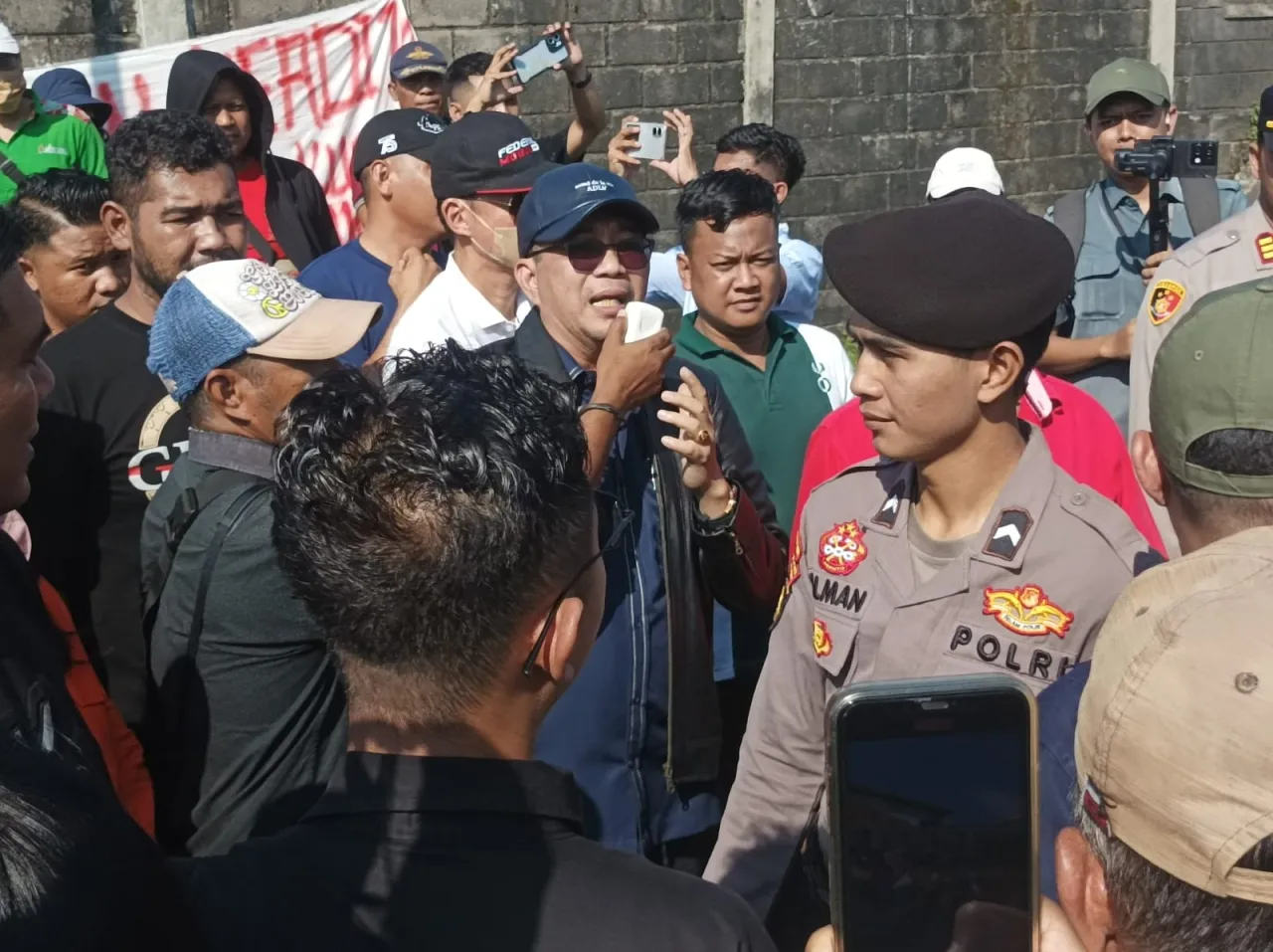 Eksekusi Gudang Margomulyo Mendapat Perlawanan Sengit