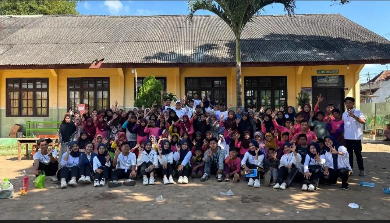 BEM FISIB 2026 Gelar Pengabdian Masyarakat di Desa Plakaran, Hadirkan Edukasi Lingkungan hingga Donor Darah Gratis