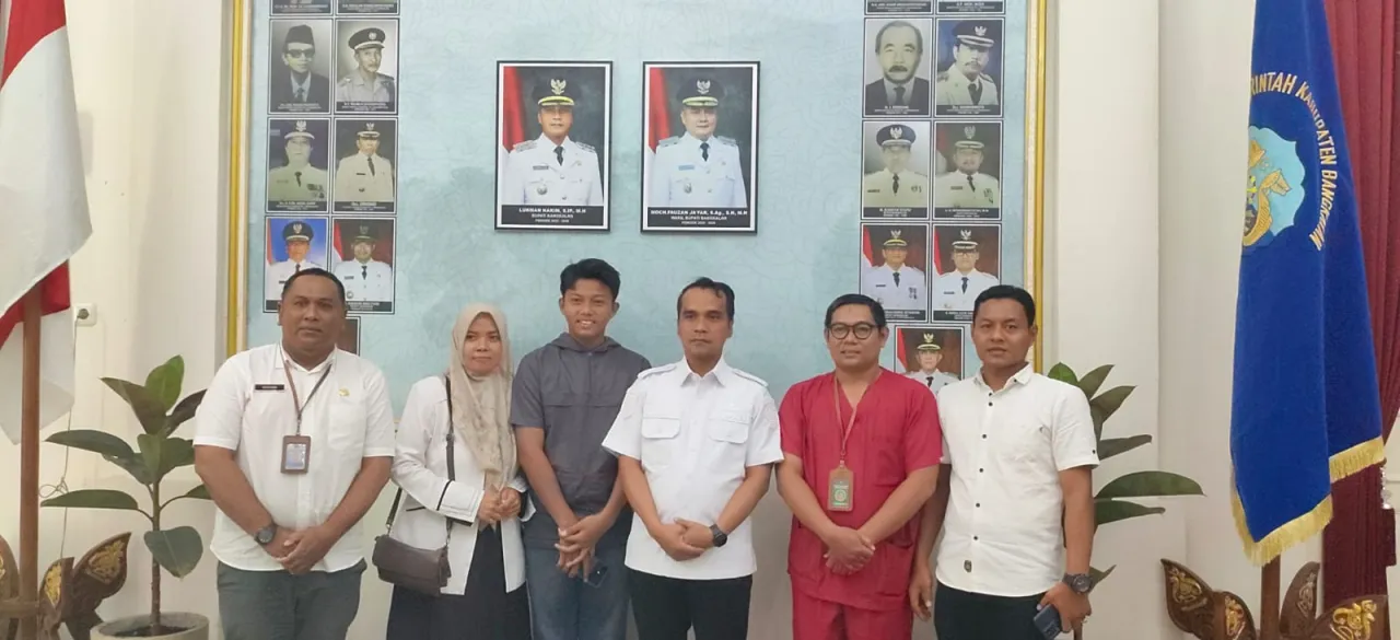 Bupati Bangkalan Beri Dukungan Moril untuk Kadhafy, Kontestan DA8 Asal Kamal