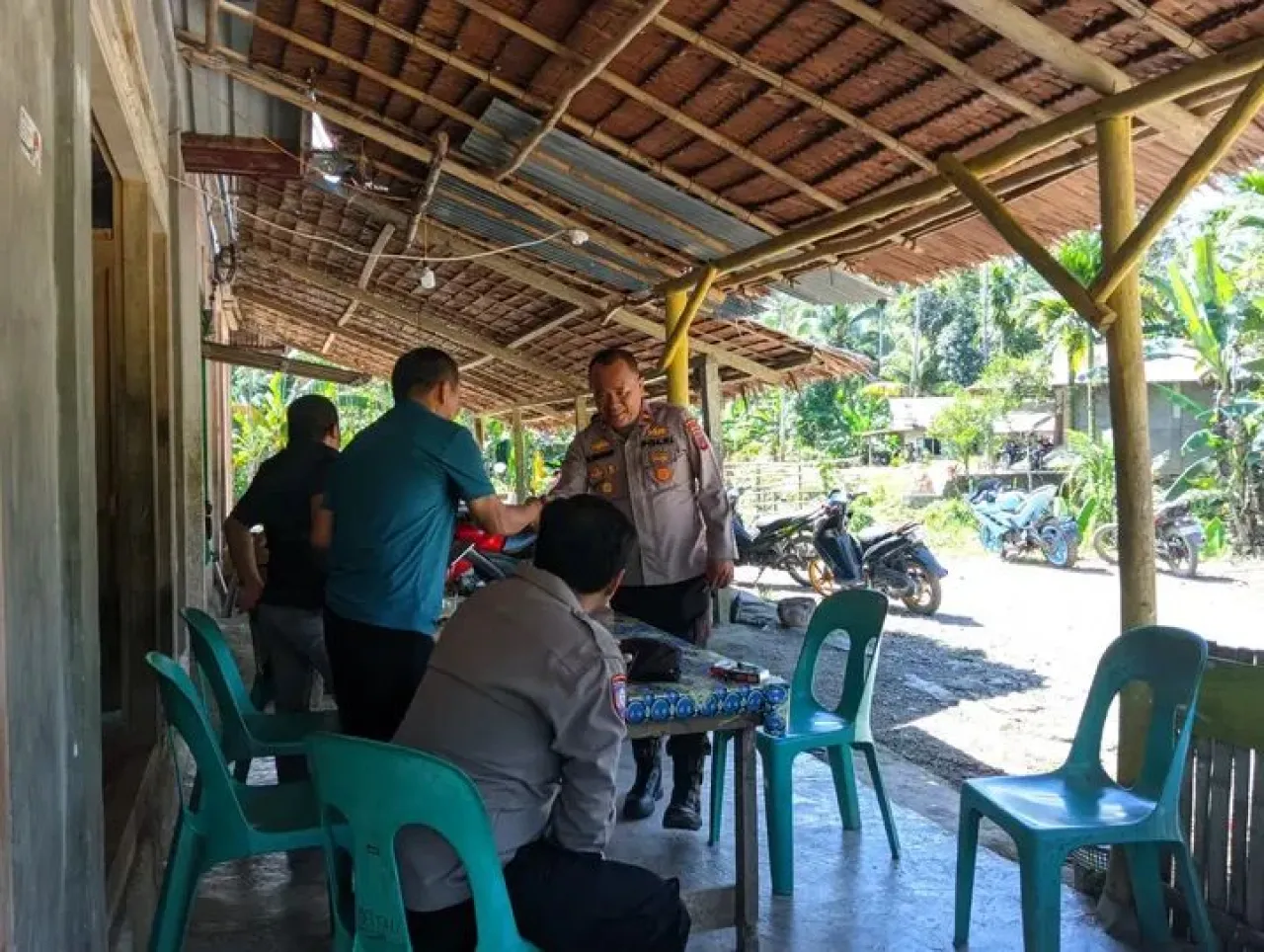 Patroli Dialogis, Kapolsek Lolofitu Moi Sapa Warga dan Jaga Kamtibmas