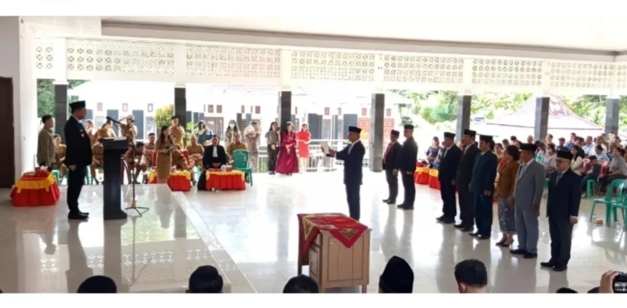Bupati Nias Barat lantik 9 Pejabat Pimpinan Tinggi Pratama Berikut Nama Namanya