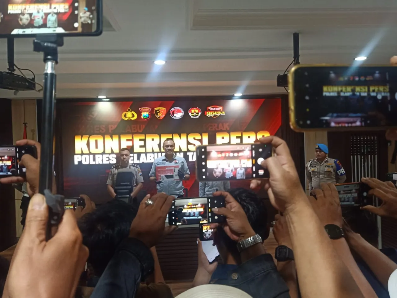 Polres Pelabuhan Tanjung Perak Ungkap Peredaran Sabu 12,8 Gram, Kurir Residivis Ditangkap