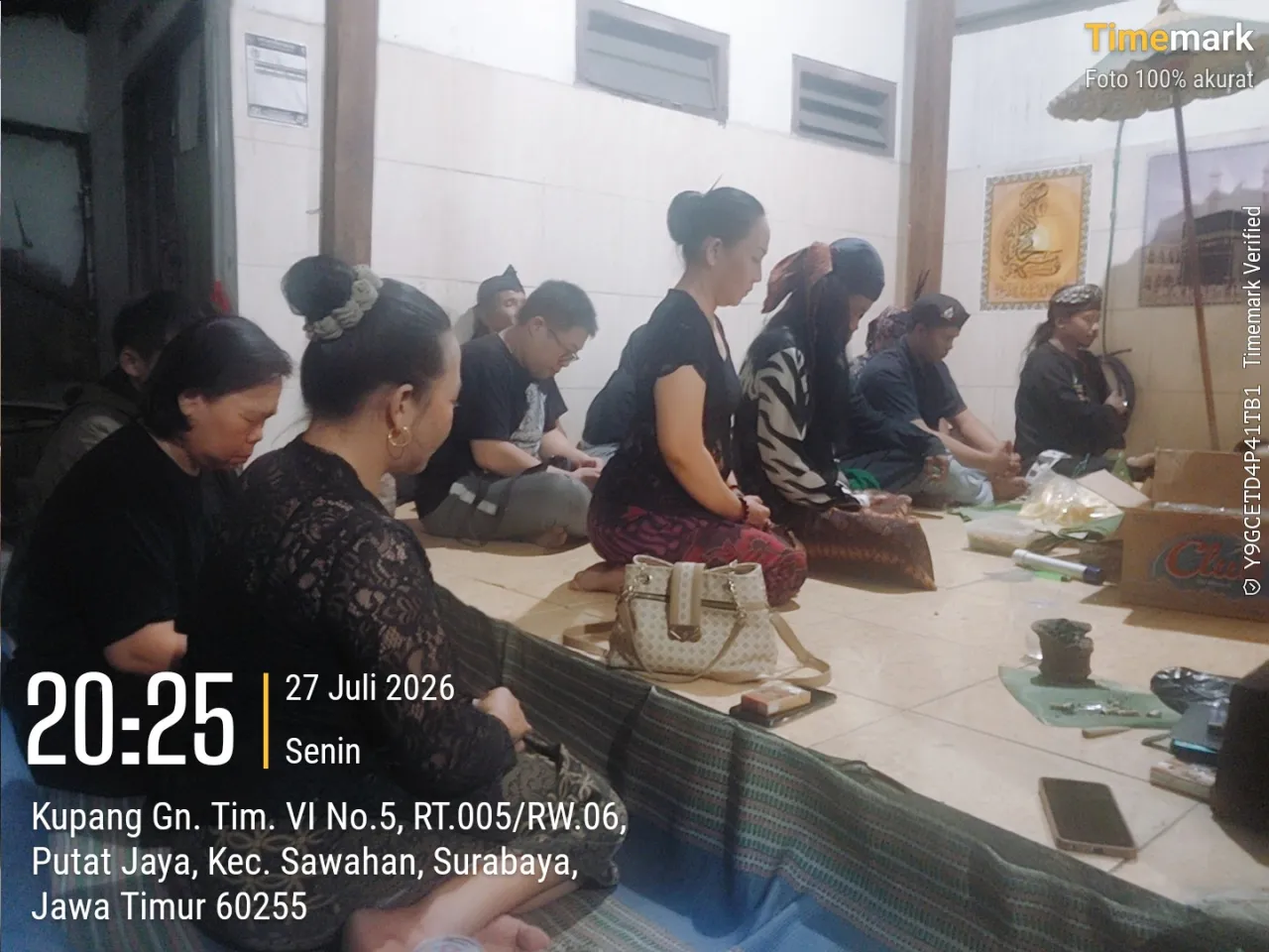 Dua Komunitas di Surabaya Gelar Tradisi Rutinan Luhur Bekti Desa