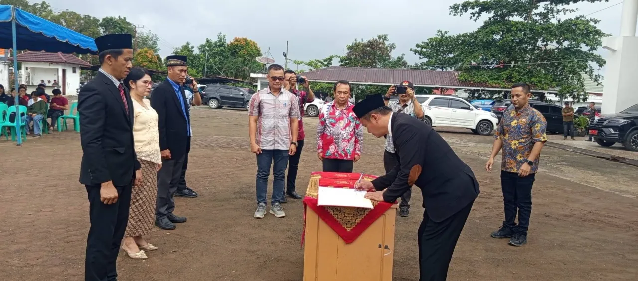 Lantik Pejabat Eselon III dan IV, Bupati Eliyunus Waruwu: Jabatan Bukan Hak,Tapi Amanah yang Harus Dipertanggungjawabkan