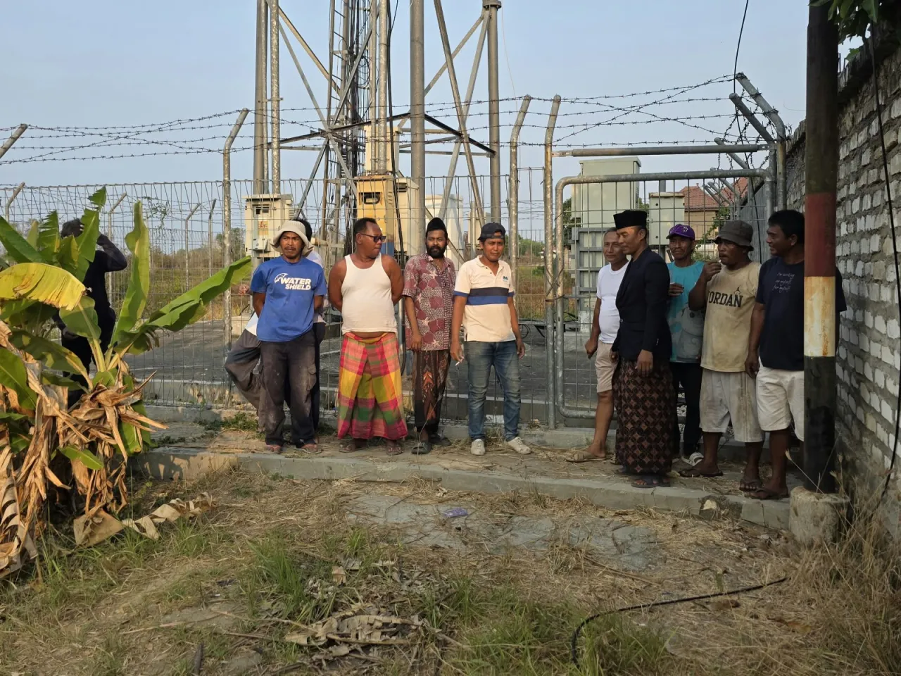 Enam Bulan Tanpa Respons, Warga Paseseh Kembali Segel Tower Telekomunikasi, H. Marsudi Tuntut Kejelasan