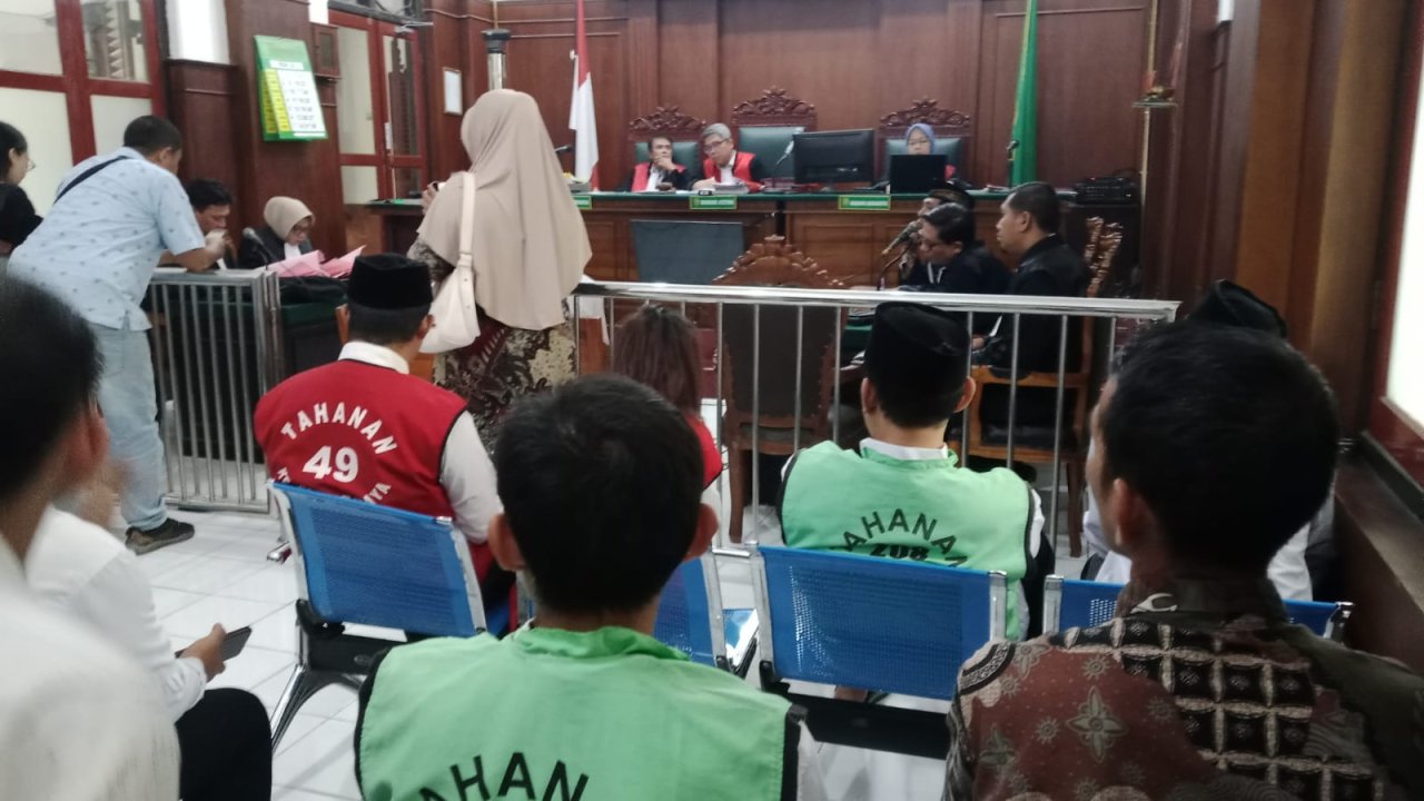 Kasus Dugaan Pemerasan Kadisdik Jatim, Jaksa Tuntut Sholihuddin dan Syaefuddin 1 Tahun 6 Bulan
