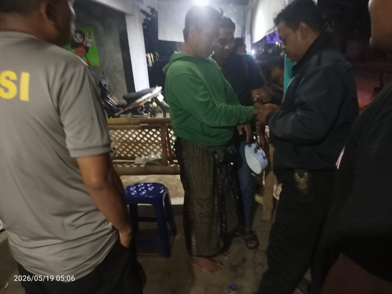 Kades Plakaran Kejar Maling LPG Saat Subuh, Pelaku Asal Tanjung Bumi Diborgol Polisi