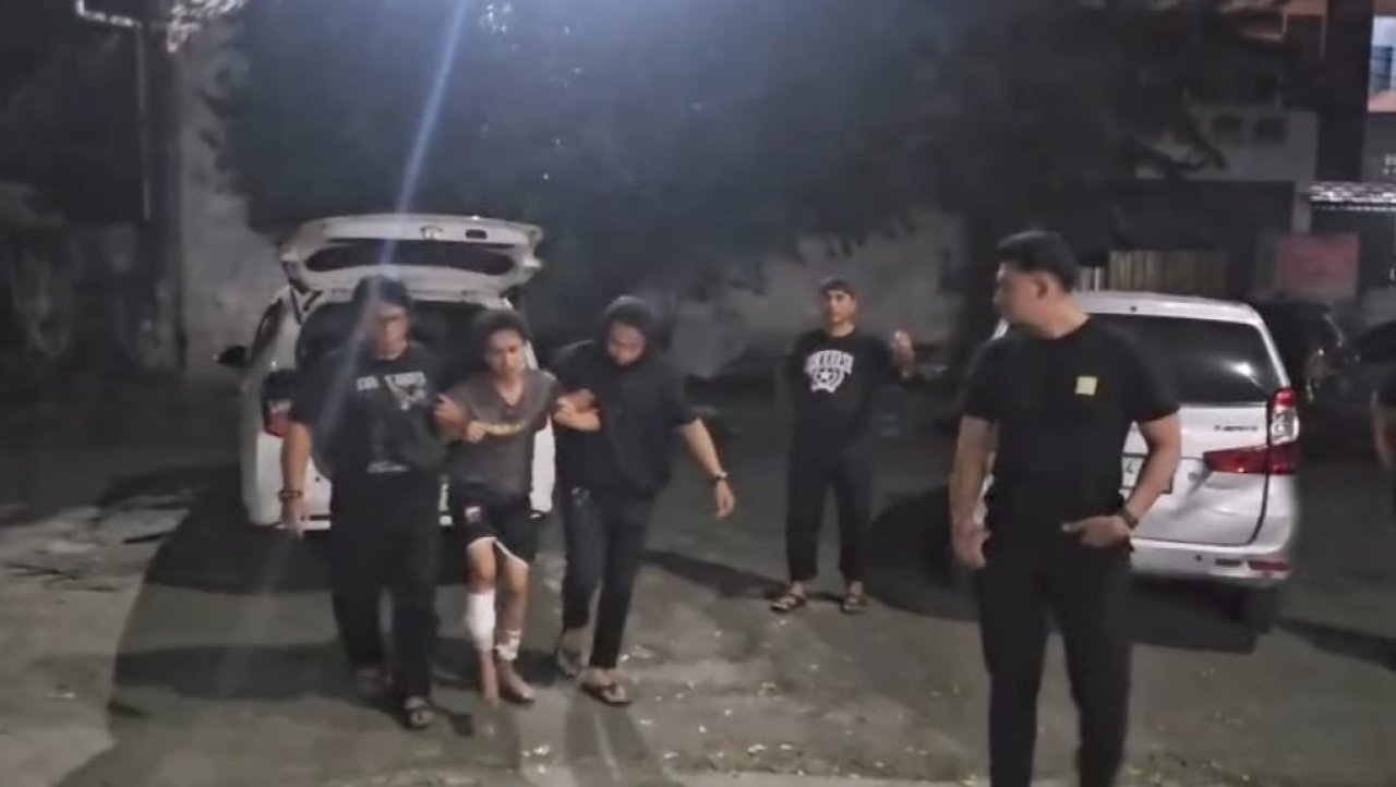 Tim URC Polrestabes Surabaya Amankan 2 Tersangka Curanmor Milik Kurir