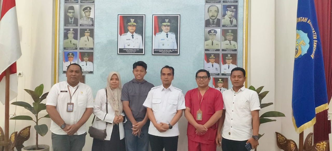 Bupati Bangkalan Beri Dukungan Moril untuk Kadhafy, Kontestan DA8 Asal Kamal