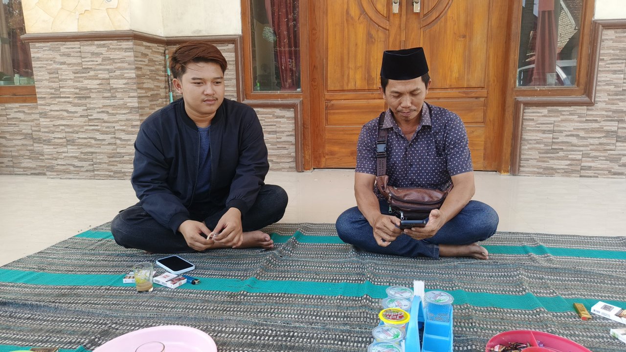 Pj Kades Patemon Bantah Beras Bansos Dibagi Rata, Klaim Ada Dugaan Oknum Wartawan Minta Rp5 Juta untuk ‘Tutup Berita’