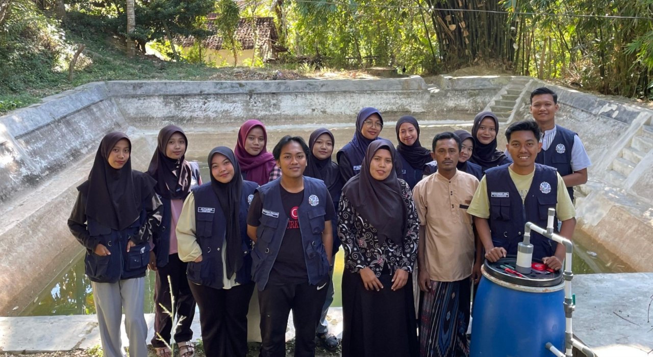 KKN 35 Resmikan Penyaring Air Ramah Lingkungan "KRISTAL" di Desa Sera Timur