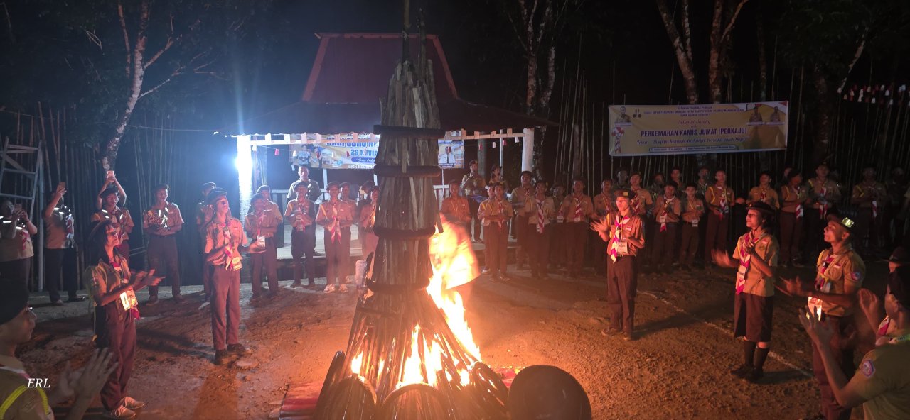 Ket Foto SMKN 2 Mandrehe Utara rangkaian kegiatan Pawai Obor sekaligus Perkemahan Kamis 13 Agustus 2026