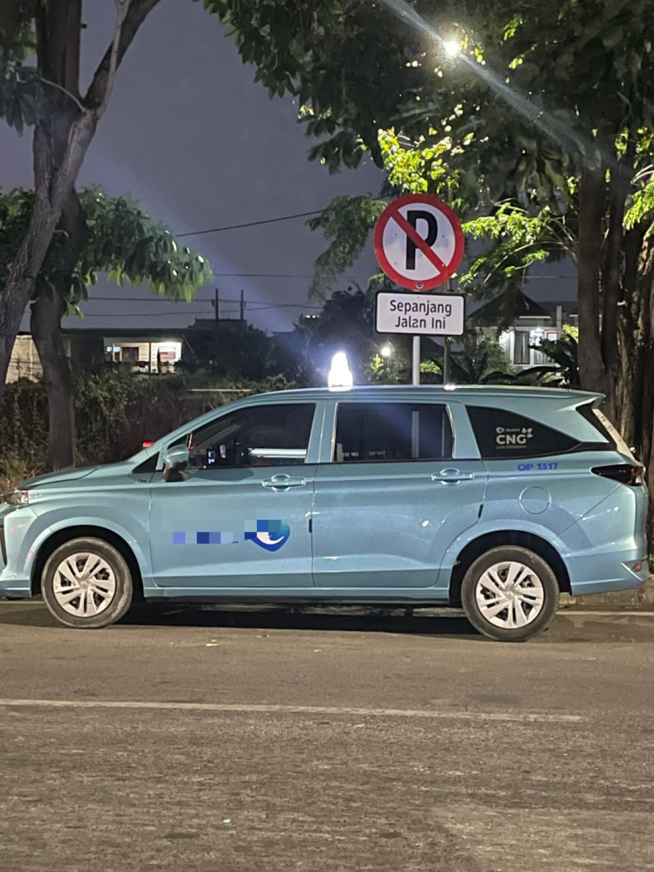 Mobil Warga Digembok, Parkir di Bahu Jalan dan Trotoar Sekitar Hotel-Restoran Turut Disoroti